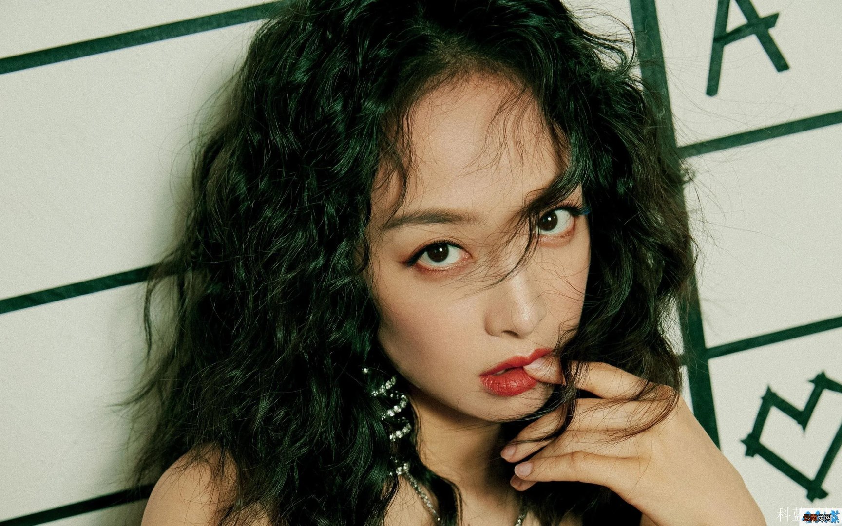 余承东称星光不熄灭，华为与苹果差距到底有多大