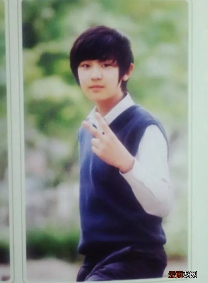 朴灿烈人生三个阶段 exo灿烈整容前照片