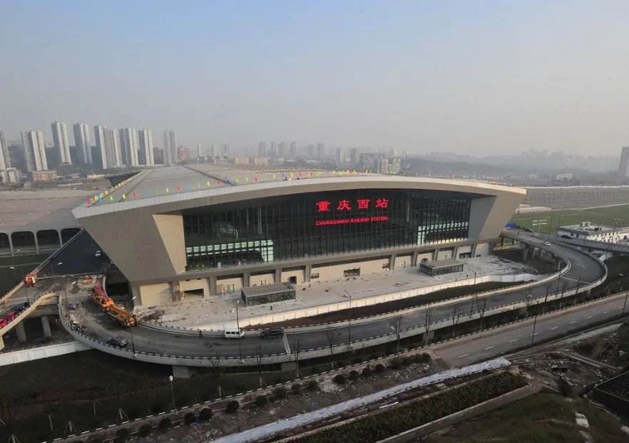 重庆西站开接驳车了吗？