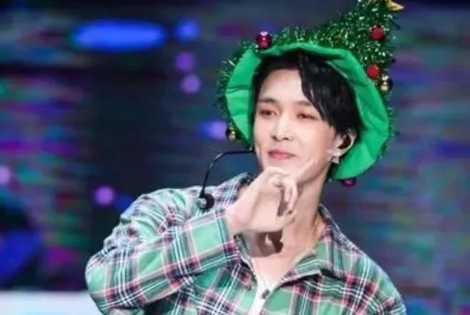 张艺兴送粉丝圣诞节礼物，可以收到爱豆的礼物是什么体验？