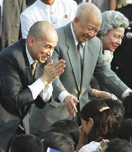 晚年和长子相依为命的莫尼克王后,她的次子是怎么死的?