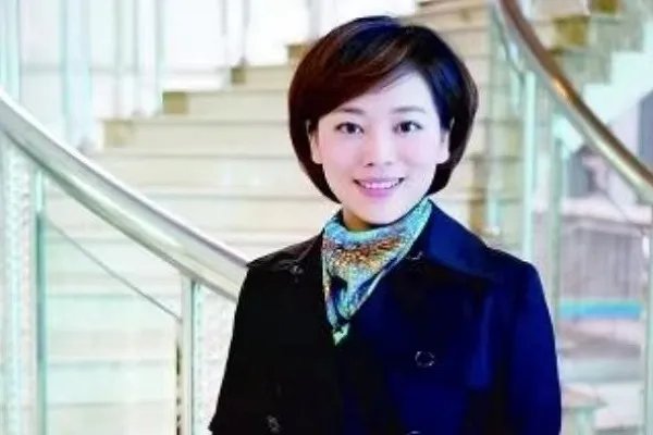 劳春燕年龄多大