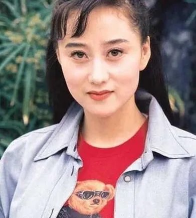 探究何鸿燊和利智的女儿身世  揭秘何超云真实身份