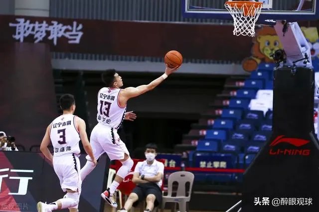 辽宁男篮再败,理性分析一下辽宁男篮输在什么地方?