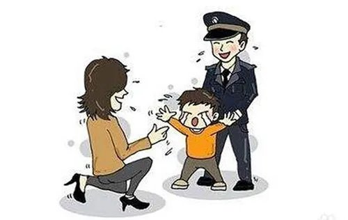 人贩子当街掳小孩丧尽天良!  路人挺身而出将其就地正法