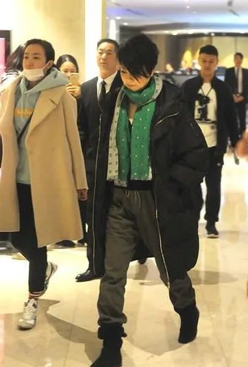 54岁毛阿敏现身现在是否已成贤妻良母？