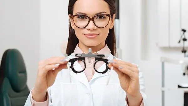 激光治疗近视的危害