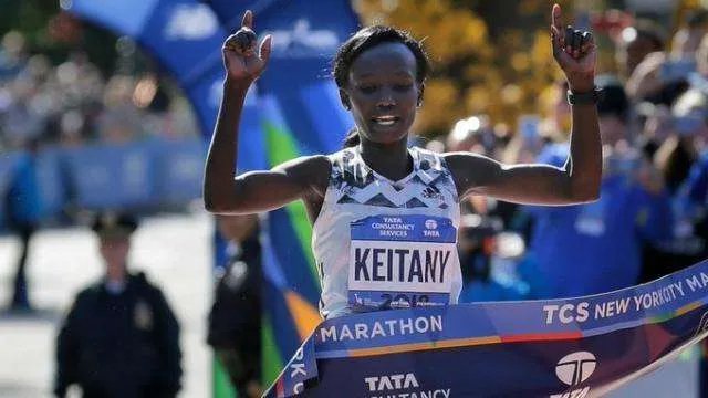 通过纽约马拉松被取消看问题,为何足球五大联赛能复赛?