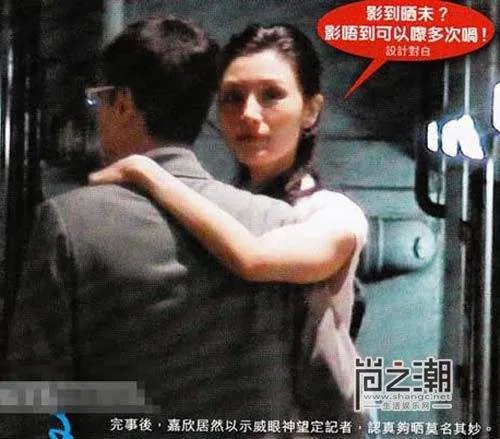 李嘉欣当年酒店门事件照片 李嘉欣年轻时最美图片简直惊为天人