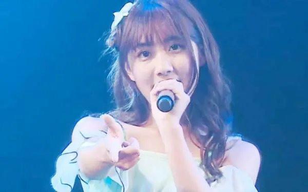 李艺彤回应唱英文歌,李艺彤还唱过哪些歌?