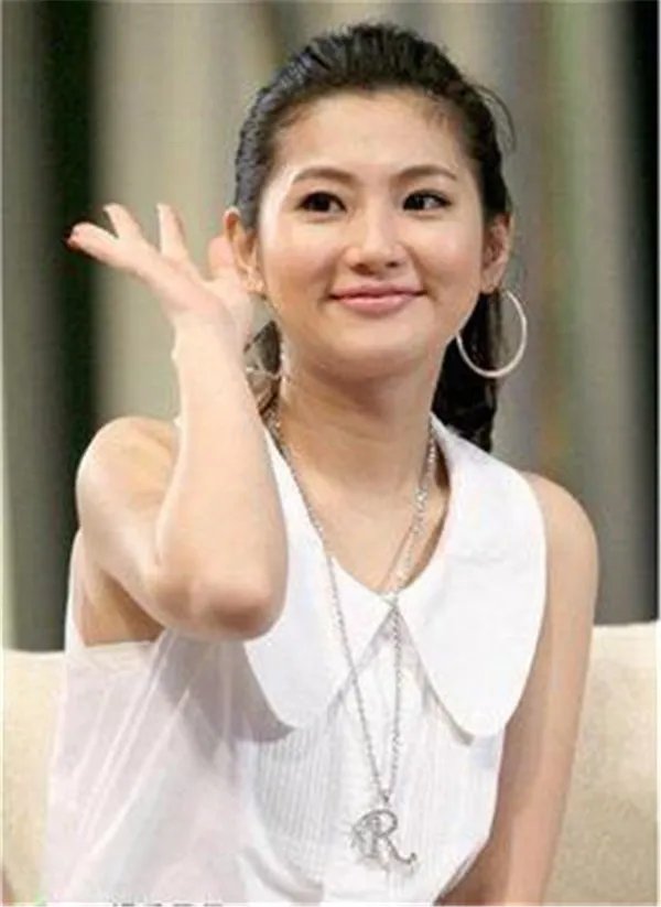 selina现在的照片最新消息 任家萱烧伤前后对比疤痕吓人植皮了吗