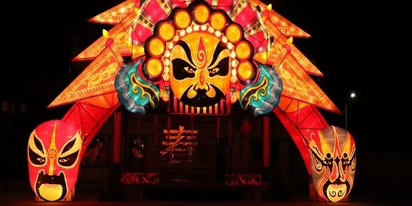 秀山花灯是在什么期间表演 秀山花灯的表演时间