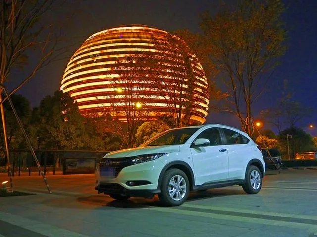 拼颜值和实力，本田缤智和自由侠哪个更有范？