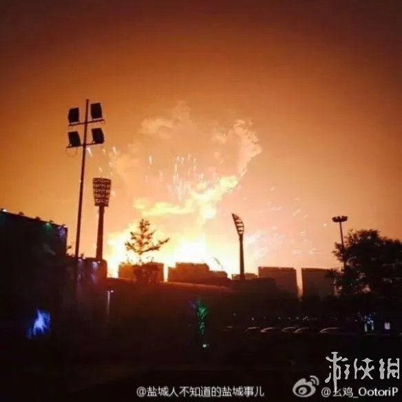 天津滨海新区发生爆炸17人死亡400伤 现场升起蘑菇云