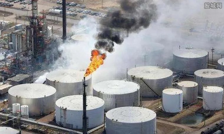 美国炼油厂爆炸 现场状况十分惨烈爆炸原因揭秘