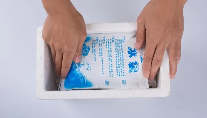 蓝冰与普通冰袋有什么区别 蓝冰冰盒好还是冰袋好