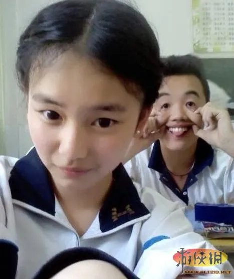 7寸高跟鞋踩别人啥感角?瞬间热辣雷人囧图