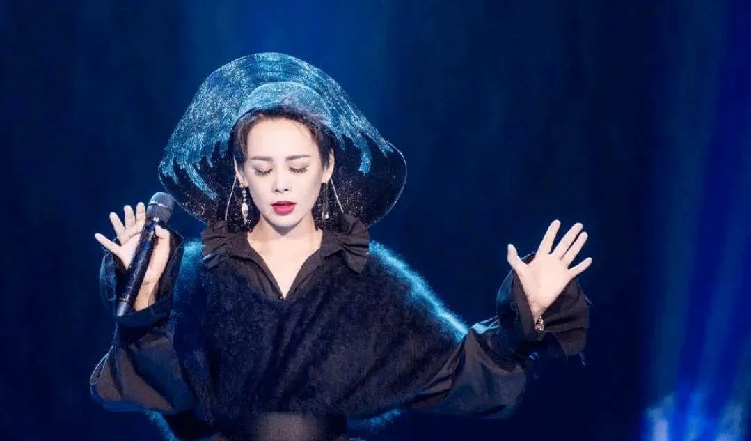 宁静的老板是于正吗?