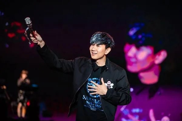 林俊杰路过网友婚宴现场，是发生在哪里的酒店？