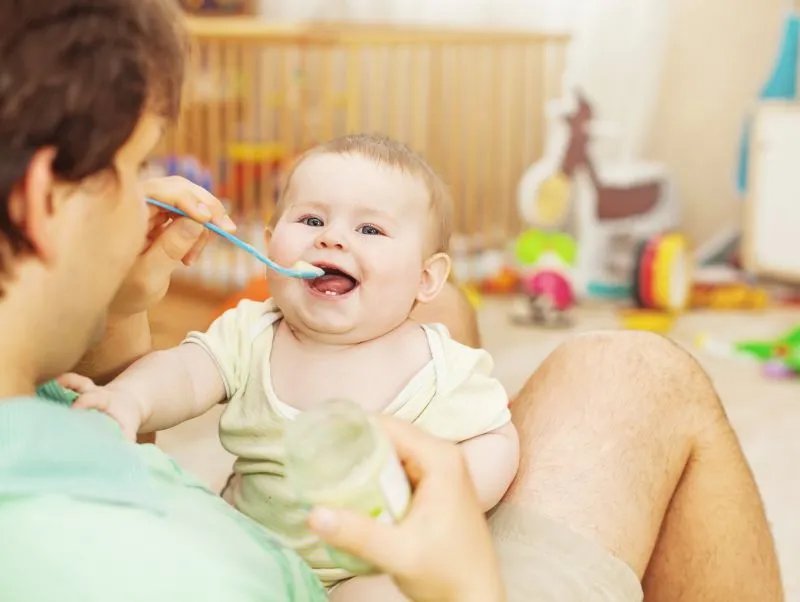 一个月的宝宝不睡觉