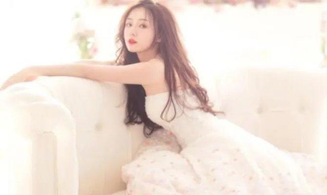 二珂7.28露馒头是什么情况：网红周二珂资料简介图片