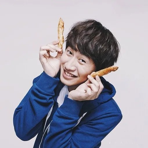 李光洙的爸爸有多少钱 李光洙是哪个公司的