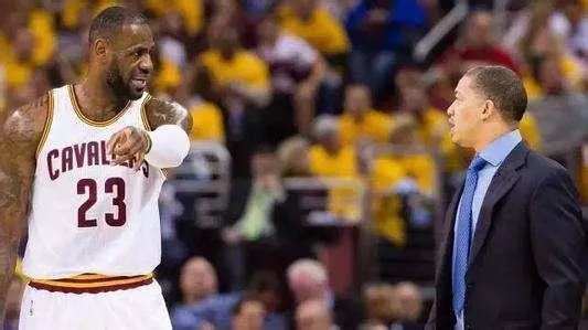 骑士逆转豪取13连胜,你怎么看?