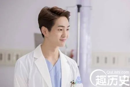 太阳的后裔里李治勋谁演的？扮演者李珍基简介