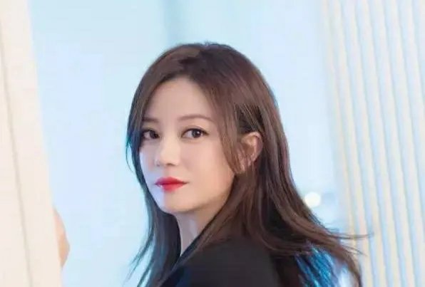 当导演时的赵薇