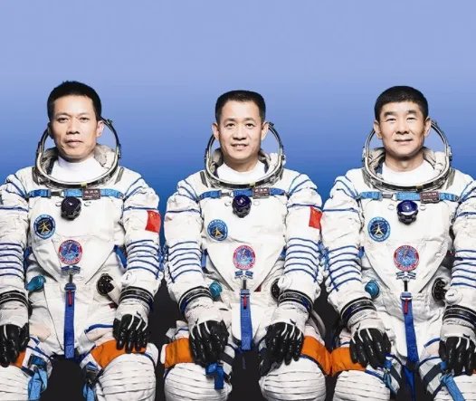 航天员用免洗洗发液洗头,他们为什么会用免洗洗发液洗头?