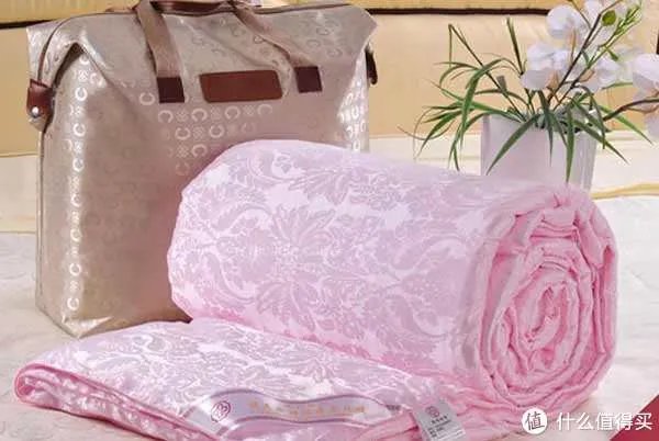 蚕丝被怎么洗？蚕丝被怎么保养？