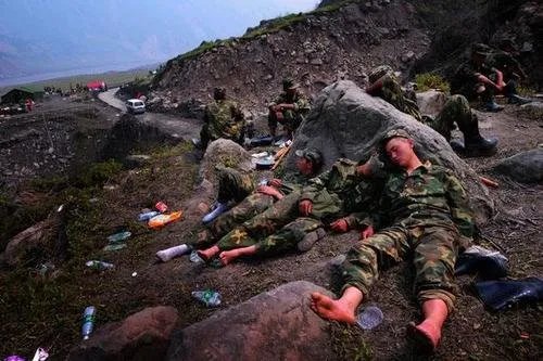 新疆于田6.4级地震，造成地震的原因是什么？