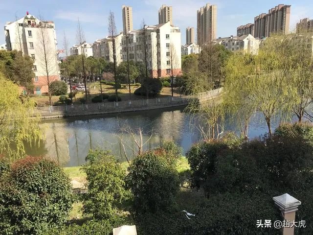 上海裕花园租房子的多吗？租一个两居室大概多少钱？