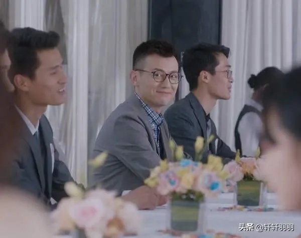 《安家》里季明亮这个角色是不是很有问题？为什么985评价他“水很深”？