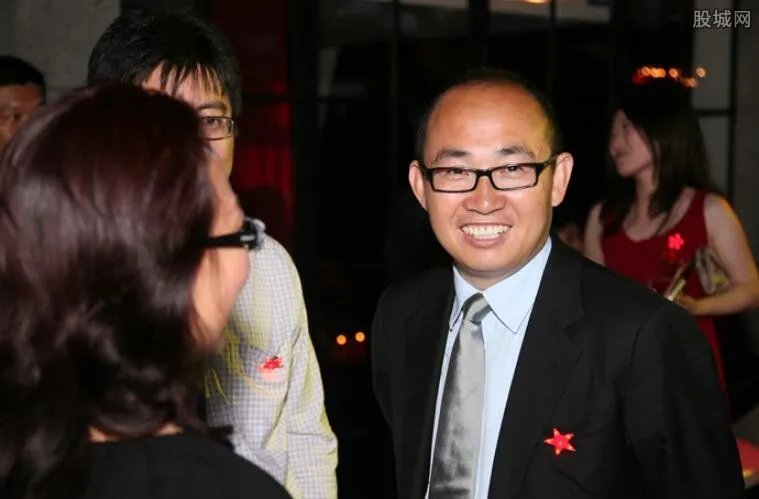 潘石屹夫妇给美国捐了多少钱 潘石屹个人简历资料