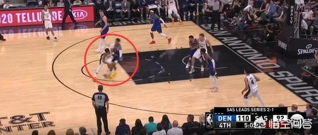 马刺VS掘金G4,最后时刻德罗赞用球怒砸裁判被驱逐出场,当时什么情况?