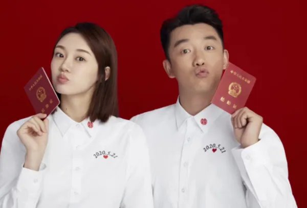 苗苗晒出她与老公郑恺出游照,这究竟是炒作还是真爱?