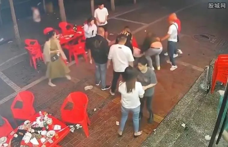 媒体：公布打人案受害人近况不宜迟 唐山被打4名女子最新消息