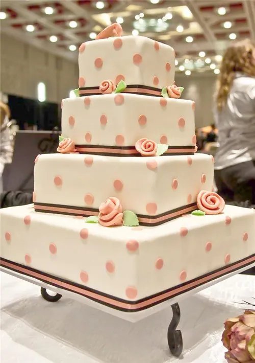 结婚蛋糕图片2017  结婚蛋糕一般几层好