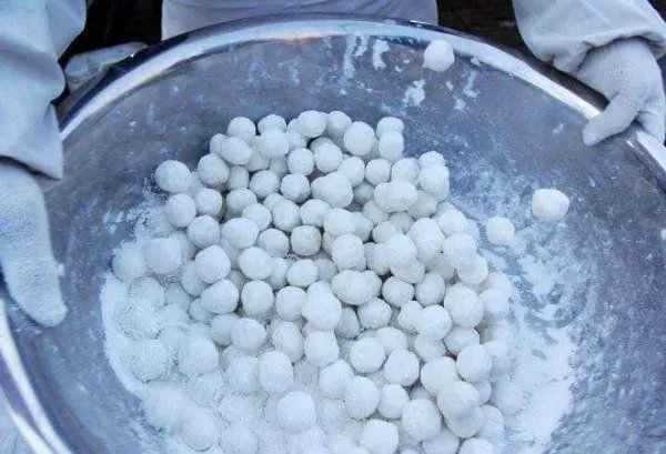 北方元宵和南方汤圆，到底有何区别？