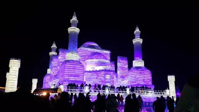 哈尔滨的冰雪大世界值得去吗？