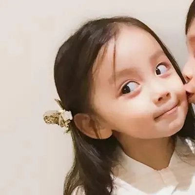 有没有亲嘴的情侣头像(≧ω≦)？