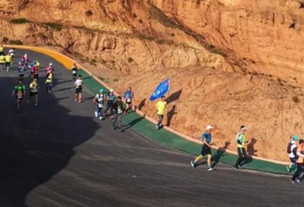 国内越野跑顶级选手梁晶遇难，该选手遇难的原因是什么？