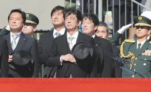 安倍晋三遇刺身亡，他对日本做出了怎样的贡献？