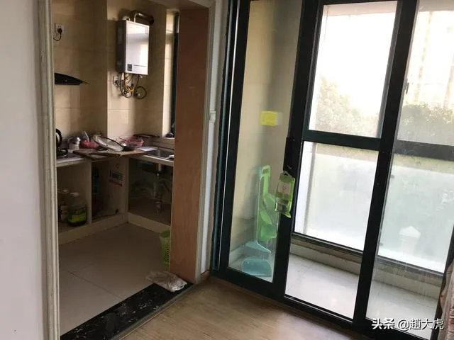 上海裕花园租房子的多吗？租一个两居室大概多少钱？