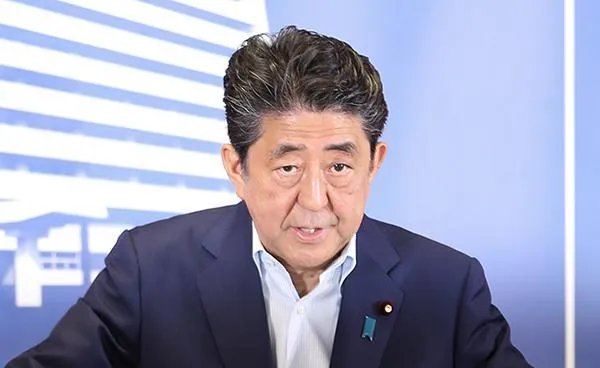 安倍晋三遇刺身亡，他对日本做出了怎样的贡献？
