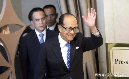 为什么李嘉诚和郭台铭两个曾经的首富都重回中国？