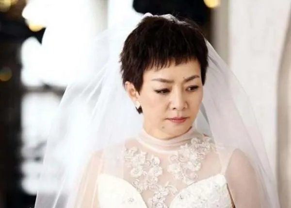 英达与宋丹丹离婚后不久,就娶了梁欢,坦言自己三婚被骗,真的吗?