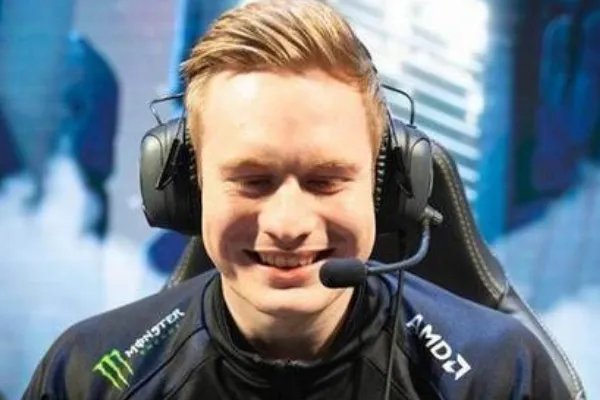 2017lol全球总决赛c9是哪个国家的