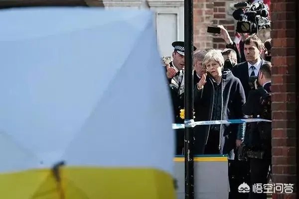 特蕾莎梅频频被打脸，究竟该如何下台？